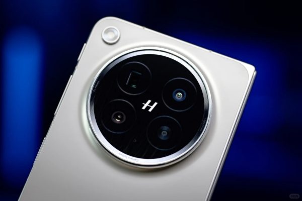 OPPO Find N6 chính thức ra mắt tại Việt Nam, quà tặng trị giá 15 triệu đồng khi đăng ký trước