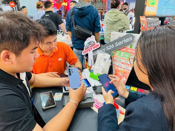 FPT Shop mở bán Samsung Galaxy S26 series: Check-in trải nghiệm Galaxy AI, bốc thăm trúng Galaxy Watch 8 FPT Shop mở bán Samsung Galaxy S26 series: Check-in trải nghiệm Galaxy AI, bốc thăm trúng Galaxy Watch 8