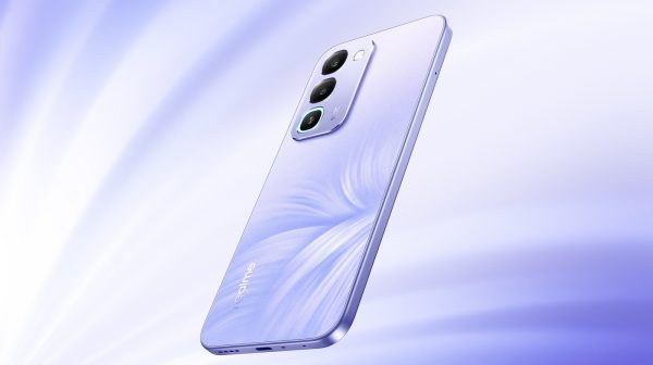 realme C100 ra mắt với pin 8000mAh dùng 2 ngày