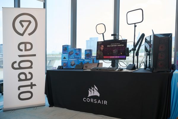 Elgato phối hợp Kioxia tổ chức workshop "Setup góc làm việc cho solo creator" cùng Hiếu BK Elgato phối hợp Kioxia tổ chức workshop "Setup góc làm việc cho solo creator" cùng Hiếu BK