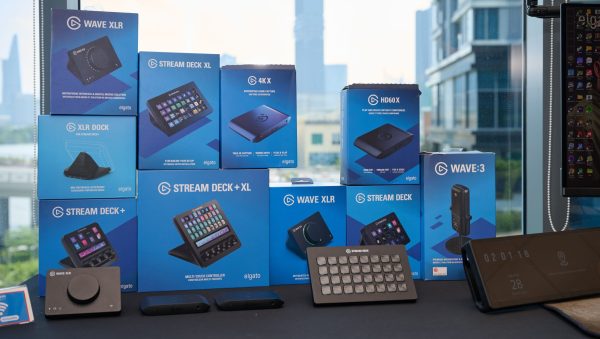Elgato phối hợp Kioxia tổ chức workshop "Setup góc làm việc cho solo creator" cùng Hiếu BK Elgato phối hợp Kioxia tổ chức workshop "Setup góc làm việc cho solo creator" cùng Hiếu BK