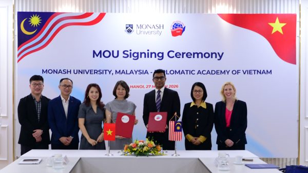Đại học Monash hợp tác với doanh nghiệp xã hội Việt Nam tài trợ học bổng cho sinh viên có hoàn cảnh khó khăn