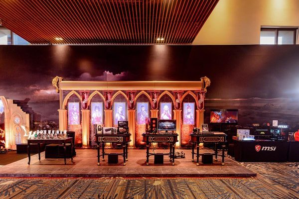 Lineage W được giới thiệu đầy ấn tượng tại showcase riêng, công bố ngày ra mắt chính thức