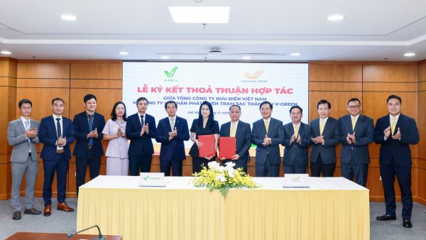 V-Green hợp tác Vietnam Post triển khai hơn 16.000 tủ đổi pin và 2.000 trụ sạc xe điện trên toàn quốc