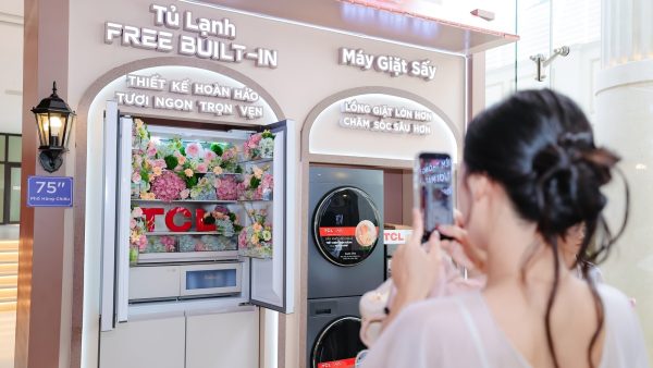 TCL C8L SQD-Mini LED TV đồng hành hành trình kết nối công nghệ và di sản thủ đô