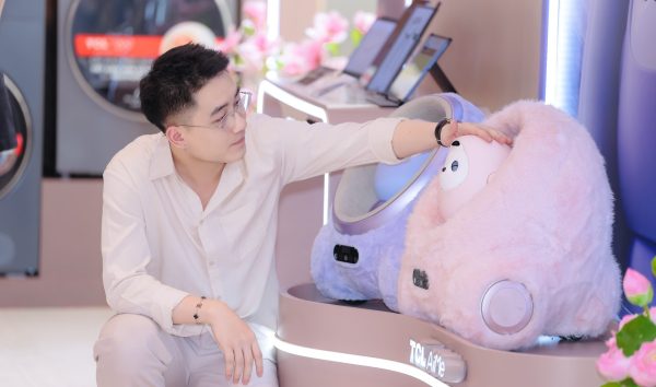 TCL C8L SQD-Mini LED TV đồng hành hành trình kết nối công nghệ và di sản thủ đô