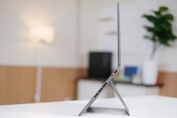 ASUS Zenbook DUO (2026): Laptop hai màn hình cho doanh nhân và người làm nội dung ASUS Zenbook DUO (2026): Laptop hai màn hình cho doanh nhân và người làm nội dung