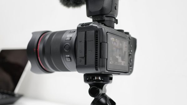 Canon giới thiệu máy quay EOS R6 V cùng ống kính Power Zoom dòng L đầu tiên Canon giới thiệu máy quay EOS R6 V cùng ống kính Power Zoom dòng L đầu tiên