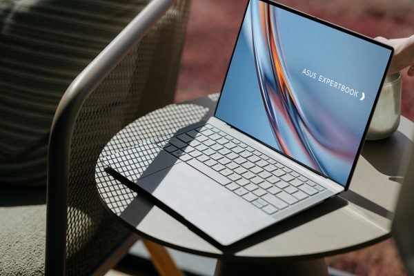 ASUS ra mắt laptop doanh nghiệp Expertbook Ultra, giá từ 68 triệu đồng