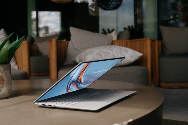 ASUS ra mắt laptop doanh nghiệp Expertbook Ultra, giá từ 68 triệu đồng
