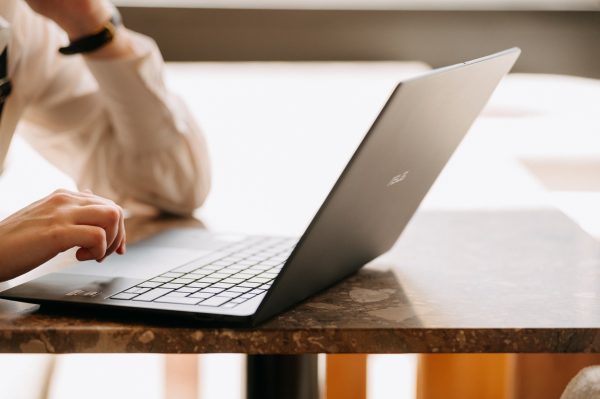 ASUS ra mắt laptop doanh nghiệp Expertbook Ultra, giá từ 68 triệu đồng