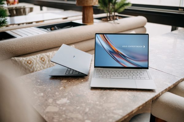ASUS ra mắt laptop doanh nghiệp Expertbook Ultra, giá từ 68 triệu đồng