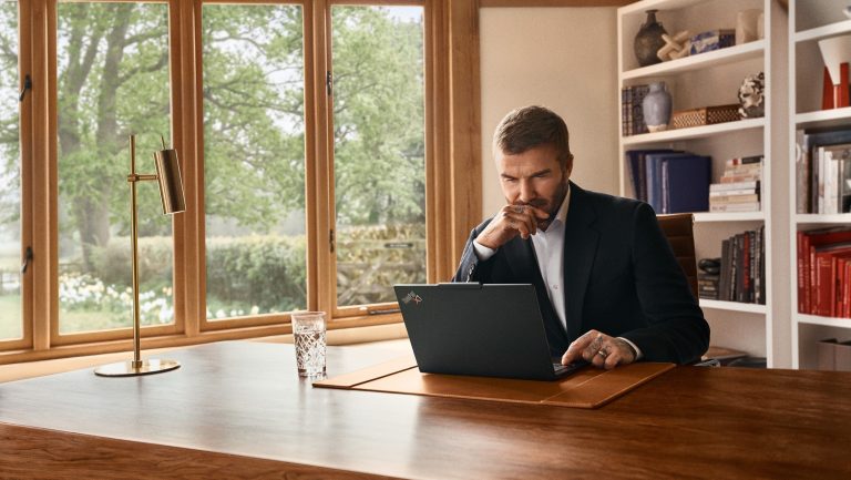Lenovo ra mắt chiến dịch AI toàn cầu cùng David Beckham trước thềm World Cup 2026