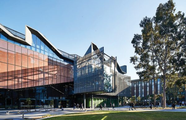 Đại học Monash lập kỷ lục mới trên bảng xếp hạng QS, vươn lên Top 31 đại học hàng đầu thế giới