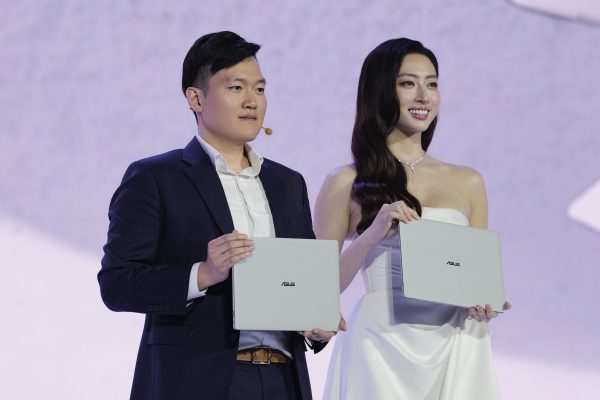 ASUS ra mắt laptop doanh nghiệp Expertbook Ultra, giá từ 68 triệu đồng