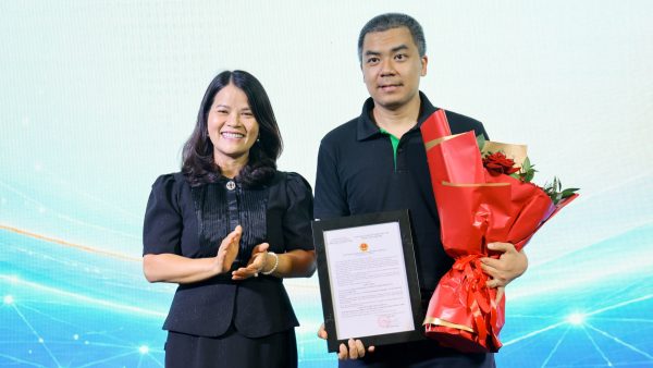 GreenNode nhận Giấy chứng nhận Doanh nghiệp Công nghệ cao đầu tiên do TP.HCM cấp GreenNode nhận Giấy chứng nhận Doanh nghiệp Công nghệ cao đầu tiên do TP.HCM cấp
