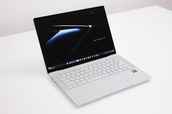 Đánh giá ASUS ExpertBook Ultra: Mẫu laptop doanh nghiệp “Ultra” đầu tiên của ASUS