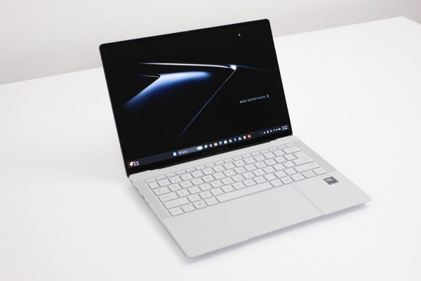 Đánh giá ASUS ExpertBook Ultra: Mẫu laptop doanh nghiệp “Ultra” đầu tiên của ASUS