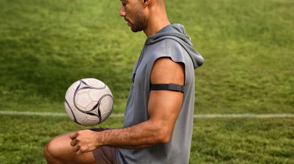 Garmin ra mắt vòng đeo tay thông minh CIRQA, pin 10 ngày, không thu phí duy trì