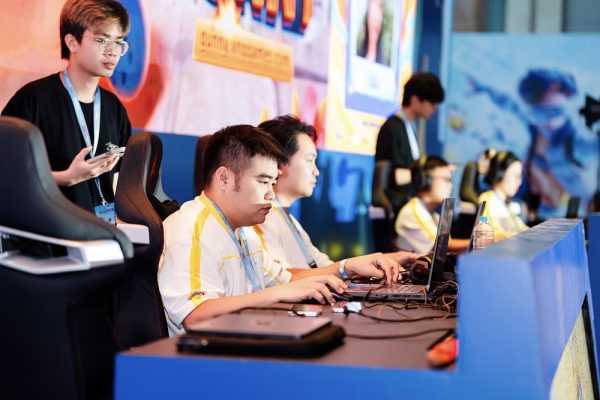 Vũ trụ Gunny khuấy đảo “Gamers Lead The Play” với showmatch quốc tế và đại tiệc sinh nhật Gunny PC 17 tuổi Vũ trụ Gunny khuấy đảo “Gamers Lead The Play” với showmatch quốc tế và đại tiệc sinh nhật Gunny PC 17 tuổi