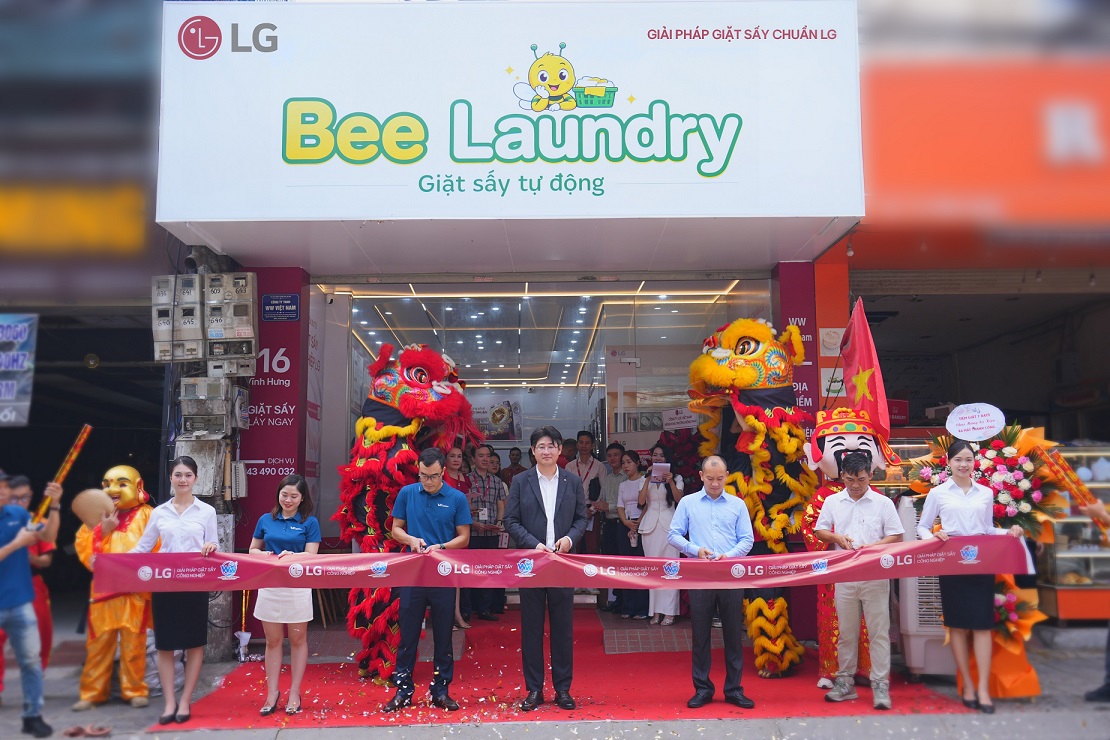 LG ra mắt cửa hàng giặt sấy thông minh đầu tiên