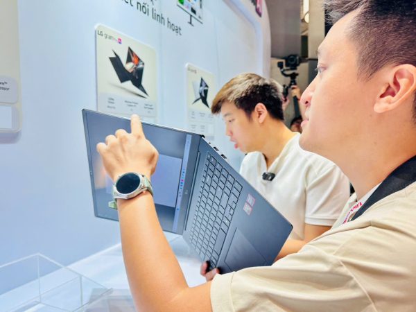 LG ra mắt laptop gram AI 2026 tại Việt Nam, nâng cấp thiết kế siêu nhẹ với Dual AI, Aerominum và Copilot+ PC LG ra mắt laptop gram AI 2026 tại Việt Nam, nâng cấp thiết kế siêu nhẹ với Dual AI, Aerominum và Copilot+ PC