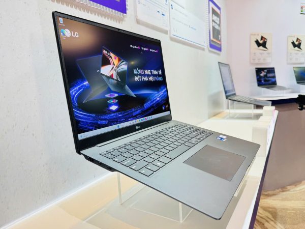 LG ra mắt laptop gram AI 2026 tại Việt Nam, nâng cấp thiết kế siêu nhẹ với Dual AI, Aerominum và Copilot+ PC LG ra mắt laptop gram AI 2026 tại Việt Nam, nâng cấp thiết kế siêu nhẹ với Dual AI, Aerominum và Copilot+ PC