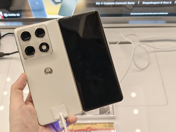 Motorola ra mắt razr fold tại Việt Nam, hướng đến trải nghiệm smartphone gập đa nhiệm