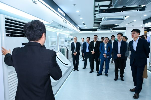 Samsung Electronics khai trương Business Experience Studio tại Việt Nam, mở rộng hệ sinh thái giải pháp công nghệ toàn diện cho doanh nghiệp Samsung Electronics khai trương Business Experience Studio tại Việt Nam, mở rộng hệ sinh thái giải pháp công nghệ toàn diện cho doanh nghiệp