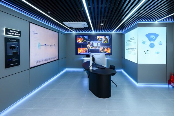 Samsung Electronics khai trương Business Experience Studio tại Việt Nam, mở rộng hệ sinh thái giải pháp công nghệ toàn diện cho doanh nghiệp Samsung Electronics khai trương Business Experience Studio tại Việt Nam, mở rộng hệ sinh thái giải pháp công nghệ toàn diện cho doanh nghiệp