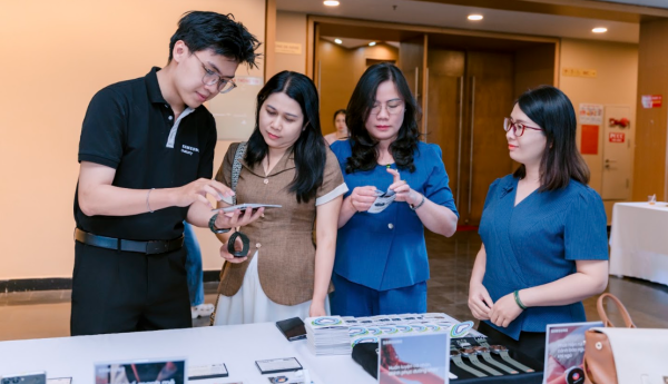 Samsung chia sẻ ứng dụng AI cá nhân hóa trong chăm sóc sức khỏe chủ động Samsung chia sẻ ứng dụng AI cá nhân hóa trong chăm sóc sức khỏe chủ động