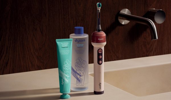 Dyson CameraJet: Bàn chải đánh răng tích hợp camera, phát hiện kẽ răng và làm sạch bằng tia nước