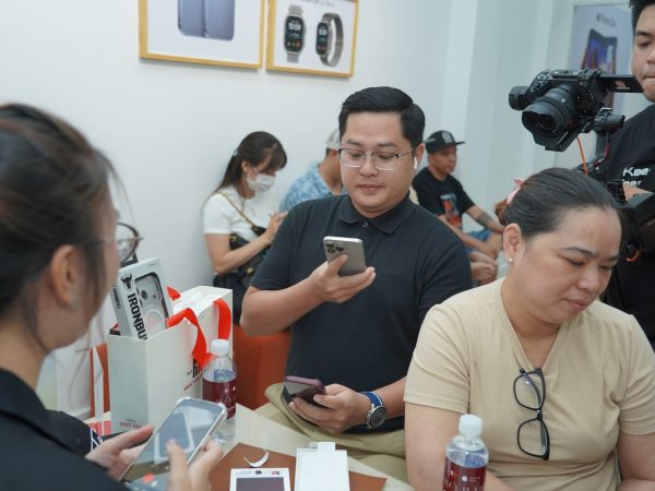 Minh Tuấn Mobile mở bán iPhone 18 Pro, iPhone 18 Pro Max với cam kết ‘Hẹn sao. Giao vậy’ Minh Tuấn Mobile mở bán iPhone 18 Pro, iPhone 18 Pro Max với cam kết ‘Hẹn sao. Giao vậy’