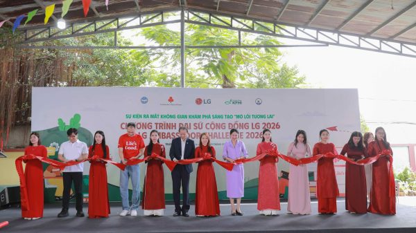 LG đưa không gian học tập công nghệ đến hơn 1.000 học sinh tại Đồng Nai