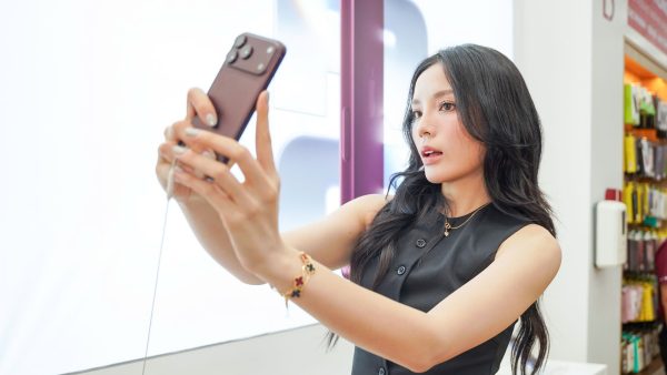 Di Động Việt mở bán iPhone 18 Pro và iPhone 18 Pro Max, ưu đãi đến 9,5 triệu đồng Di Động Việt mở bán iPhone 18 Pro và iPhone 18 Pro Max, ưu đãi đến 9,5 triệu đồng