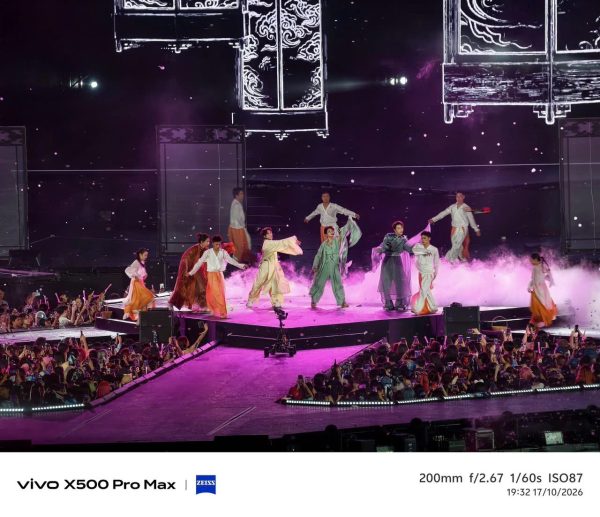 vivo X500 Series trình diễn khả năng quay chụp với camera ZEISS tại concert Anh Trai Vượt Ngàn Chông Gai 2026 vivo X500 Series trình diễn khả năng quay chụp với camera ZEISS tại concert Anh Trai Vượt Ngàn Chông Gai 2026