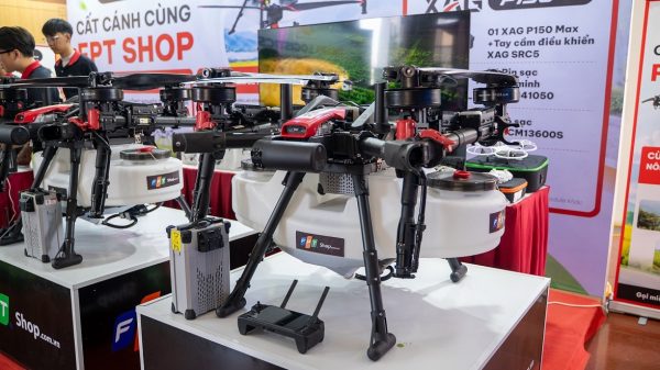 FPT Shop hợp tác triển khai giải pháp UAV, mở rộng ứng dụng công nghệ trong nông nghiệp FPT Shop hợp tác triển khai giải pháp UAV, mở rộng ứng dụng công nghệ trong nông nghiệp