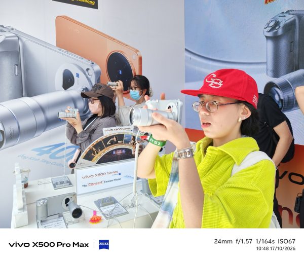 vivo X500 Series trình diễn khả năng quay chụp với camera ZEISS tại concert Anh Trai Vượt Ngàn Chông Gai 2026 vivo X500 Series trình diễn khả năng quay chụp với camera ZEISS tại concert Anh Trai Vượt Ngàn Chông Gai 2026