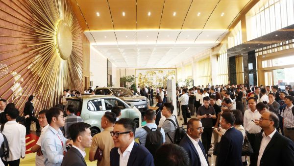 Vingroup ưu đãi phí thuê đất và cam kết đầu ra dài hạn cho doanh nghiệp hỗ trợ Việt Nam Vingroup ưu đãi phí thuê đất và cam kết đầu ra dài hạn cho doanh nghiệp hỗ trợ Việt Nam