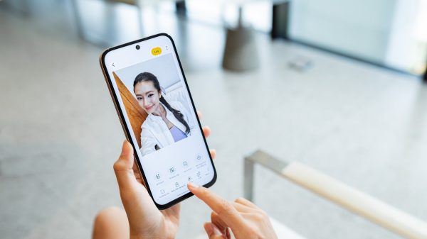 HONOR 600S ra mắt tại Việt Nam, nổi bật về độ bền, pin 8.100mAh và tích hợp nút AI HONOR 600S ra mắt tại Việt Nam, nổi bật về độ bền, pin 8.100mAh và tích hợp nút AI