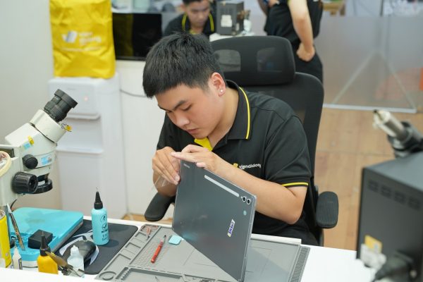 D | Viện Di Động by Di Động Việt khai trương, mở rộng dịch vụ sửa chữa và mua bán máy cũ D | Viện Di Động by Di Động Việt khai trương, mở rộng dịch vụ sửa chữa và mua bán máy cũ