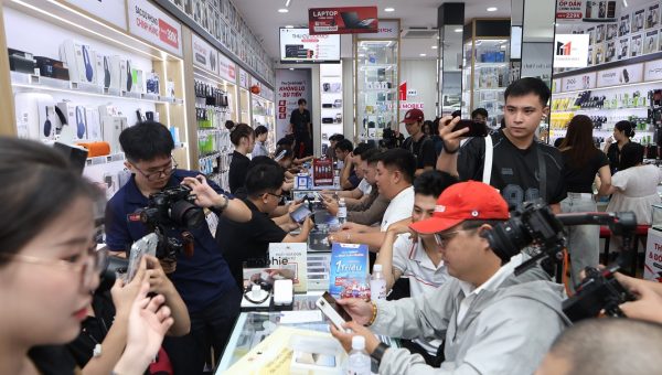 iPhone Duo chính thức lên kệ tại Minh Tuấn Mobile: Giao đúng hẹn, đúng giá, nhiều ưu đãi hấp dẫn