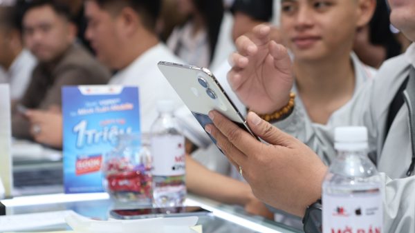 iPhone Duo chính thức lên kệ tại Minh Tuấn Mobile: Giao đúng hẹn, đúng giá, nhiều ưu đãi hấp dẫn