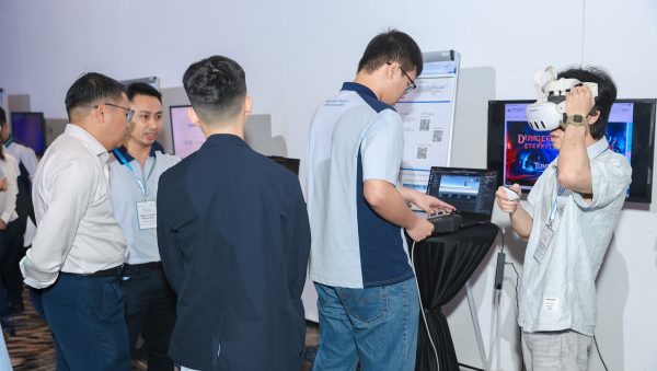 Saigon AI Hub: Applied AI Lab Demo Day 2026 - Trình diễn kết quả Khóa 1, khởi động Khóa 2 theo mô hình mới Saigon AI Hub: Applied AI Lab Demo Day 2026 - Trình diễn kết quả Khóa 1, khởi động Khóa 2 theo mô hình mới