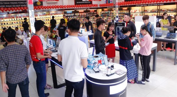FPT Shop tung ưu đãi đến "nửa giá" cho loạt sản phẩm công nghệ nhân Ngày Phụ nữ Việt Nam 20/10 FPT Shop tung ưu đãi đến "nửa giá" cho loạt sản phẩm công nghệ nhân Ngày Phụ nữ Việt Nam 20/10