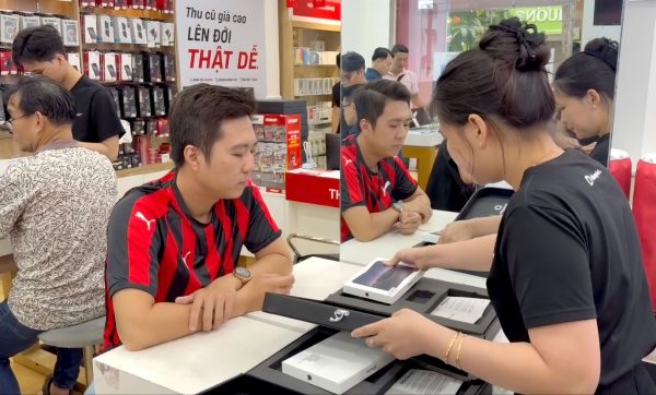 Di Động Việt mở bán iPhone Duo, ưu đãi đến 9,5 triệu đồng Di Động Việt mở bán iPhone Duo, ưu đãi đến 9,5 triệu đồng